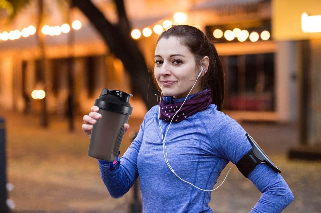 shaker-bottle-protein-shakes-and-16-ounc-5.jpg